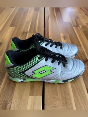 LOTTO Roma 500 indoor soccer shoes kids size 3.5